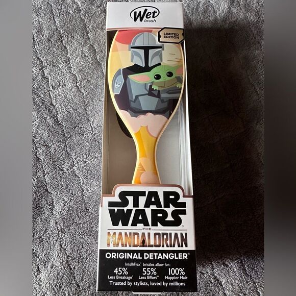 WET Brush Original Detangler Brush Star Wars Limited Edition - Picture 1 of 1